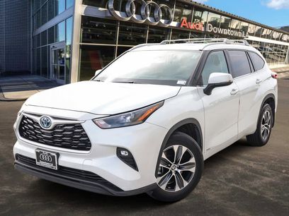 Used 2022 Toyota Highlander XLE
