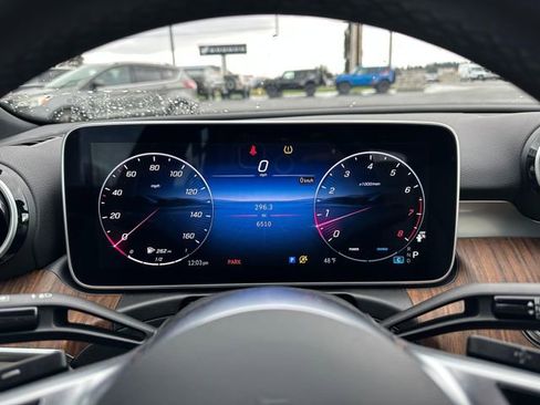 Used 2025 Mercedes-Benz C 300 4MATIC Sedan image 18