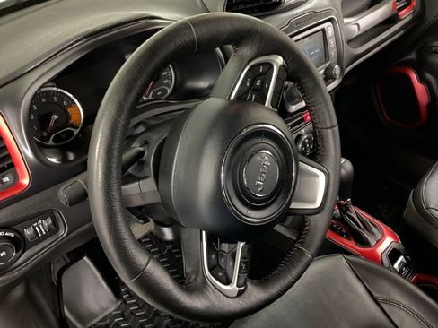 Used 2015 Jeep Renegade Trailhawk w/ Premium Leather Group image 22