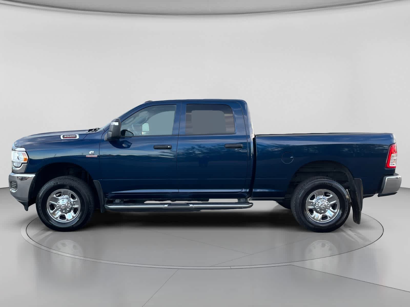 Used 2024 RAM 3500 Tradesman w/ Chrome Appearance Group AWD/4WD image 8