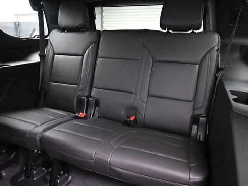 Used 2023 Chevrolet Tahoe Z71 w/ Luxury Package AWD/4WD image 13