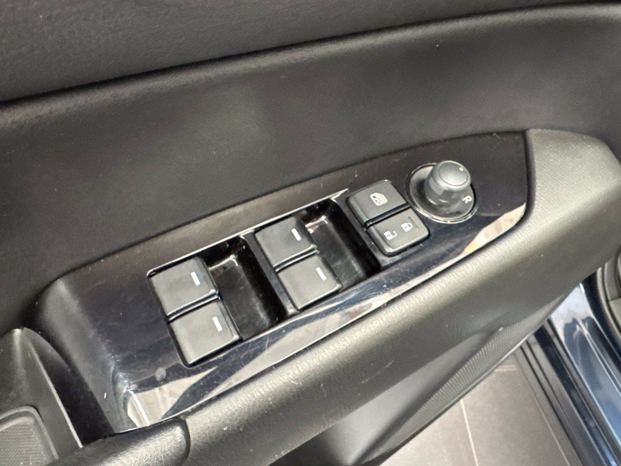 Used 2021 MAZDA CX-5 Touring FWD image 36