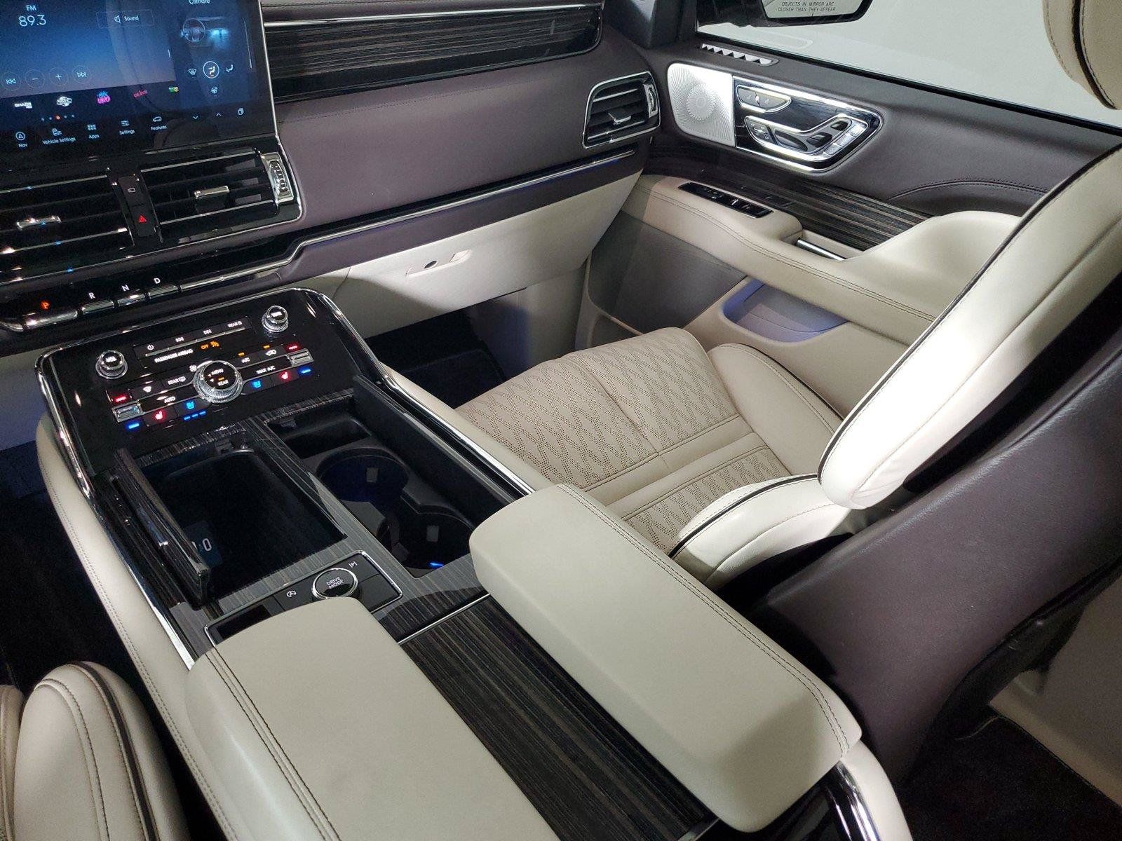 Used 2024 Lincoln Navigator Black Label AWD/4WD image 15