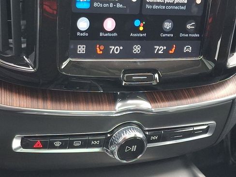 Certified 2023 Volvo XC60 B5 Plus w/ Climate Package image 16