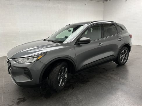 Used 2025 Ford Escape ST-Line AWD/4WD image 4