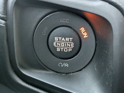 Used 2024 Jeep Gladiator Rubicon w/ Technology Group image 35