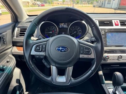 Used 2016 Subaru Outback 2.5i Limited AWD/4WD image 18