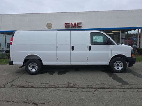 New 2025 GMC Savana 3500 Extended w/ Driver Convenience Package image 2