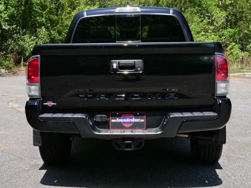 Used 2022 Toyota Tacoma TRD Sport AWD/4WD image 17