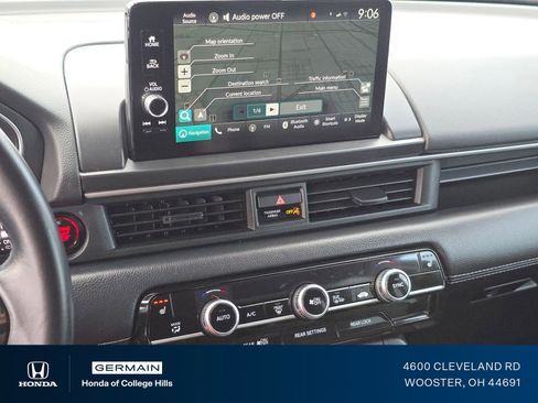 Certified 2023 Honda Pilot Touring image 2