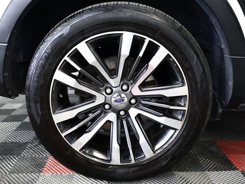 Used 2016 Ford Explorer Platinum image 33