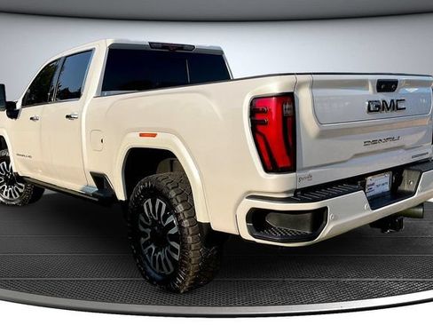 Used 2024 GMC Sierra 2500 Denali Ultimate AWD/4WD image 5
