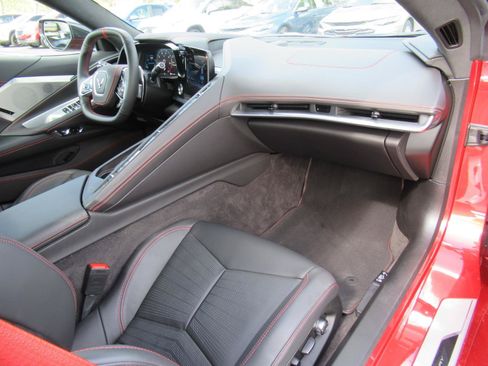 Used 2024 Chevrolet Corvette Stingray Premium Conv w/ Z51 Performance Package RWD image 14