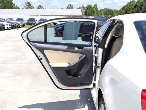 Used 2013 Volkswagen Jetta TDI FWD image 27