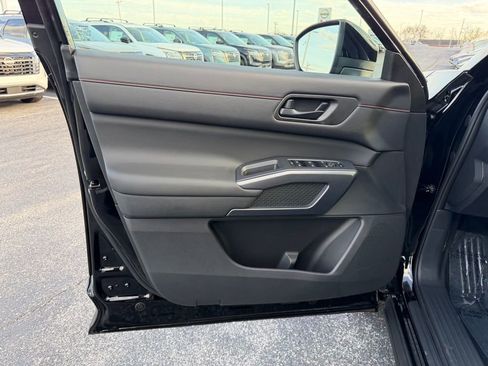 New 2026 Nissan Pathfinder SV image 21