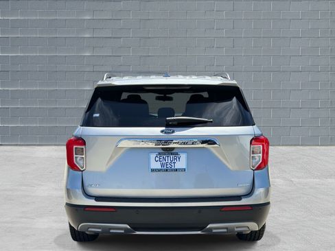 Used 2020 Ford Explorer XLT w/ Equipment Group 202A RWD image 4