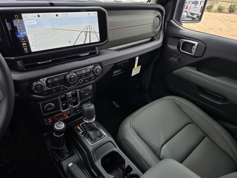 New 2026 Jeep Gladiator Mojave image 18