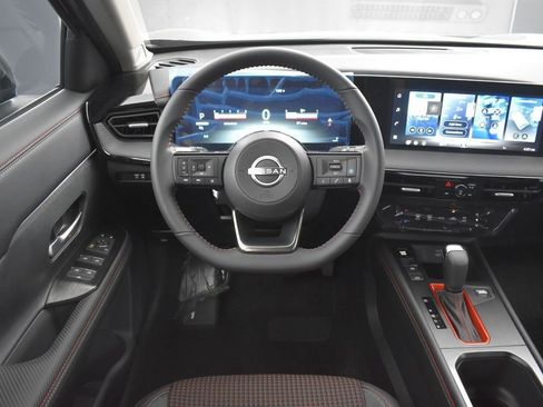 New 2026 Nissan Kicks SR w/ Illumination Package FWD image 13