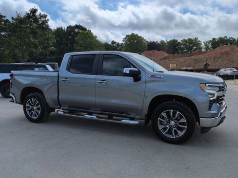 Used 2026 Chevrolet Silverado 1500 LT AWD/4WD image 2