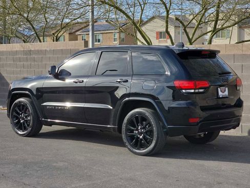 Used 2018 Jeep Grand Cherokee Altitude image 7