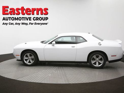 Used 2022 Dodge Challenger SXT image 58