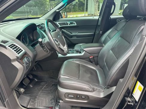Used 2014 Ford Explorer Limited w/ Equipment Group 302A FWD image 11