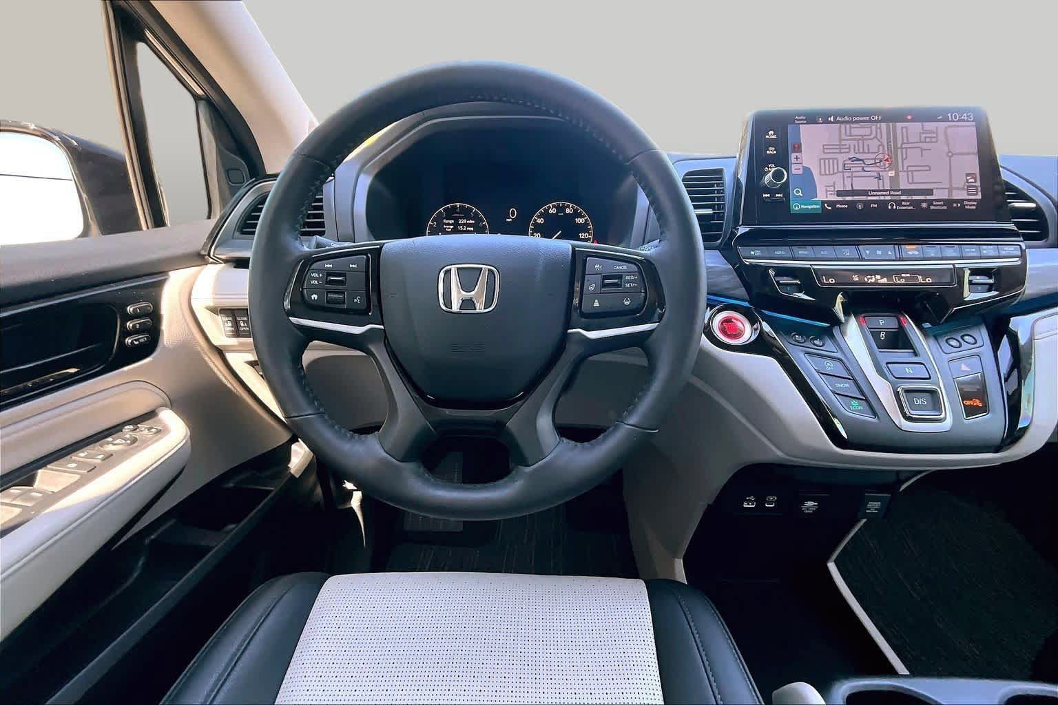 Used 2025 Honda Odyssey Elite image 6