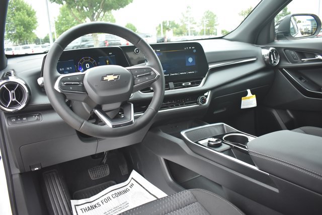 New 2027 Chevrolet Equinox LT w/ Safety and Technology Package FWD image 17