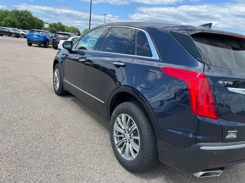 Used 2017 Cadillac XT5 Luxury w/ Driver Awareness Package AWD/4WD image 9