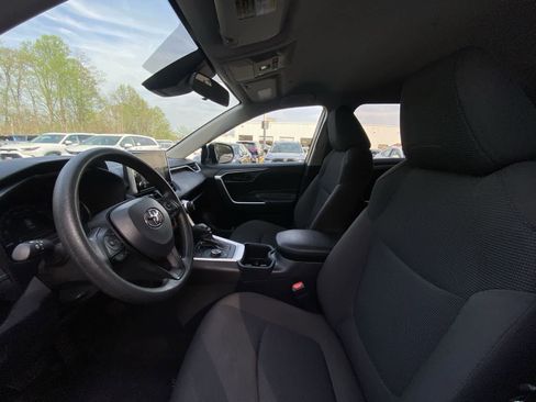 Used 2025 Toyota RAV4 LE image 17