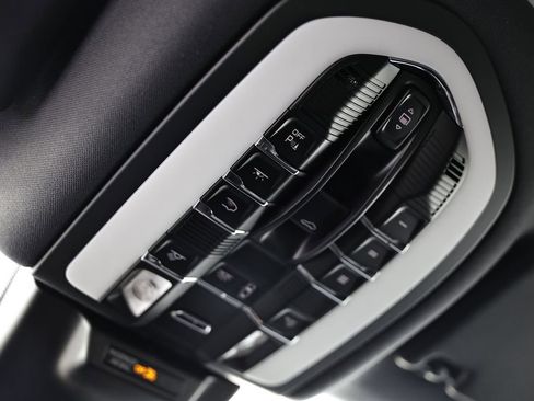 New 2026 Porsche Macan Turbo image 42