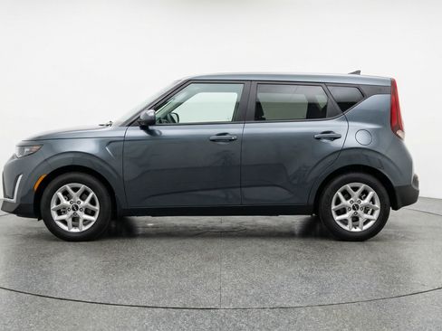Used 2025 Kia Soul LX w/ LX Technology Package FWD image 5