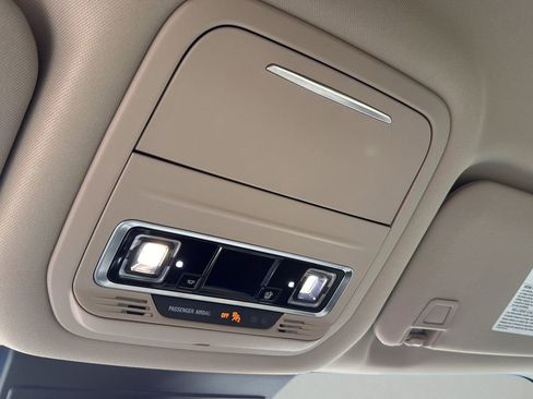 Used 2024 Lincoln Nautilus Premier AWD/4WD image 22