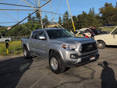 Used 2021 Toyota Tacoma SR5 image 1