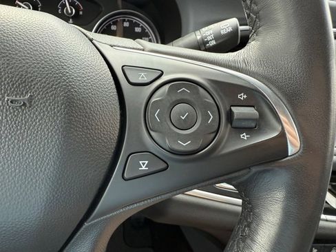 Used 2020 Buick Enclave Essence w/ Sport Touring Edition image 38