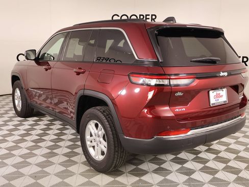 Used 2024 Jeep Grand Cherokee Laredo w/ Luxury Tech Group I AWD/4WD image 22