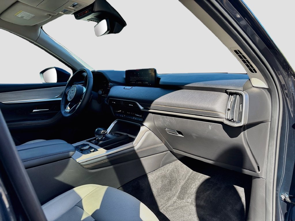 Certified 2024 MAZDA CX-90 Plug-In Hybrid w/ Preferred AWD/4WD image 31