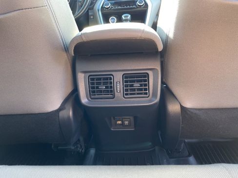 Certified 2021 Toyota Venza LE image 17