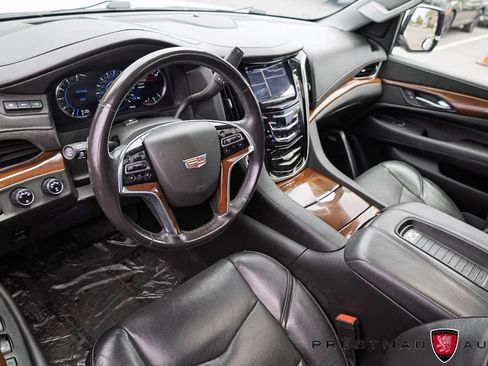 Used 2020 Cadillac Escalade Premium Luxury AWD/4WD image 25