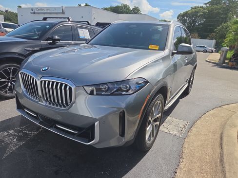Used 2024 BMW X5 sDrive40i RWD image 3