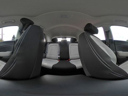 Used 2025 Hyundai Venue SEL image 42