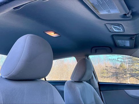 Used 2013 Toyota Corolla LE image 13