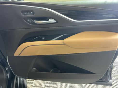 Used 2022 Cadillac Escalade Premium Luxury image 10