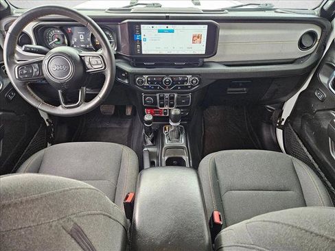 Used 2024 Jeep Wrangler Willys image 15