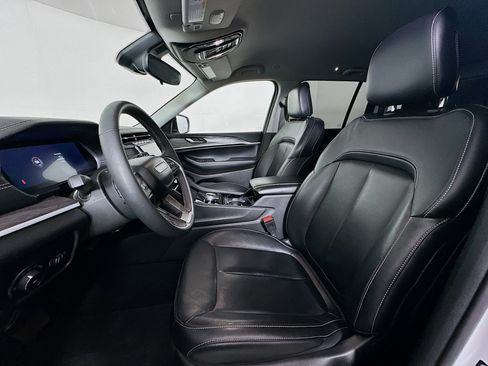 Used 2023 Jeep Grand Cherokee Limited AWD/4WD image 13