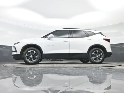 Used 2025 Chevrolet Blazer LT w/ Convenience Package FWD image 18