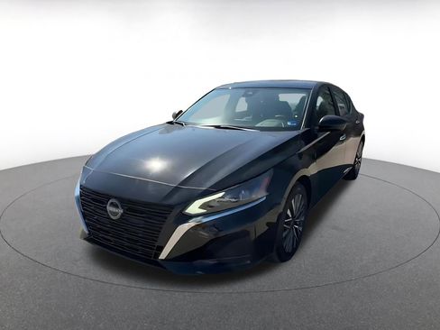 Used 2025 Nissan Altima 2.5 SV image 7