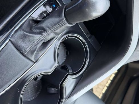 Used 2019 Toyota Camry SE w/ Convenience Package FWD image 25