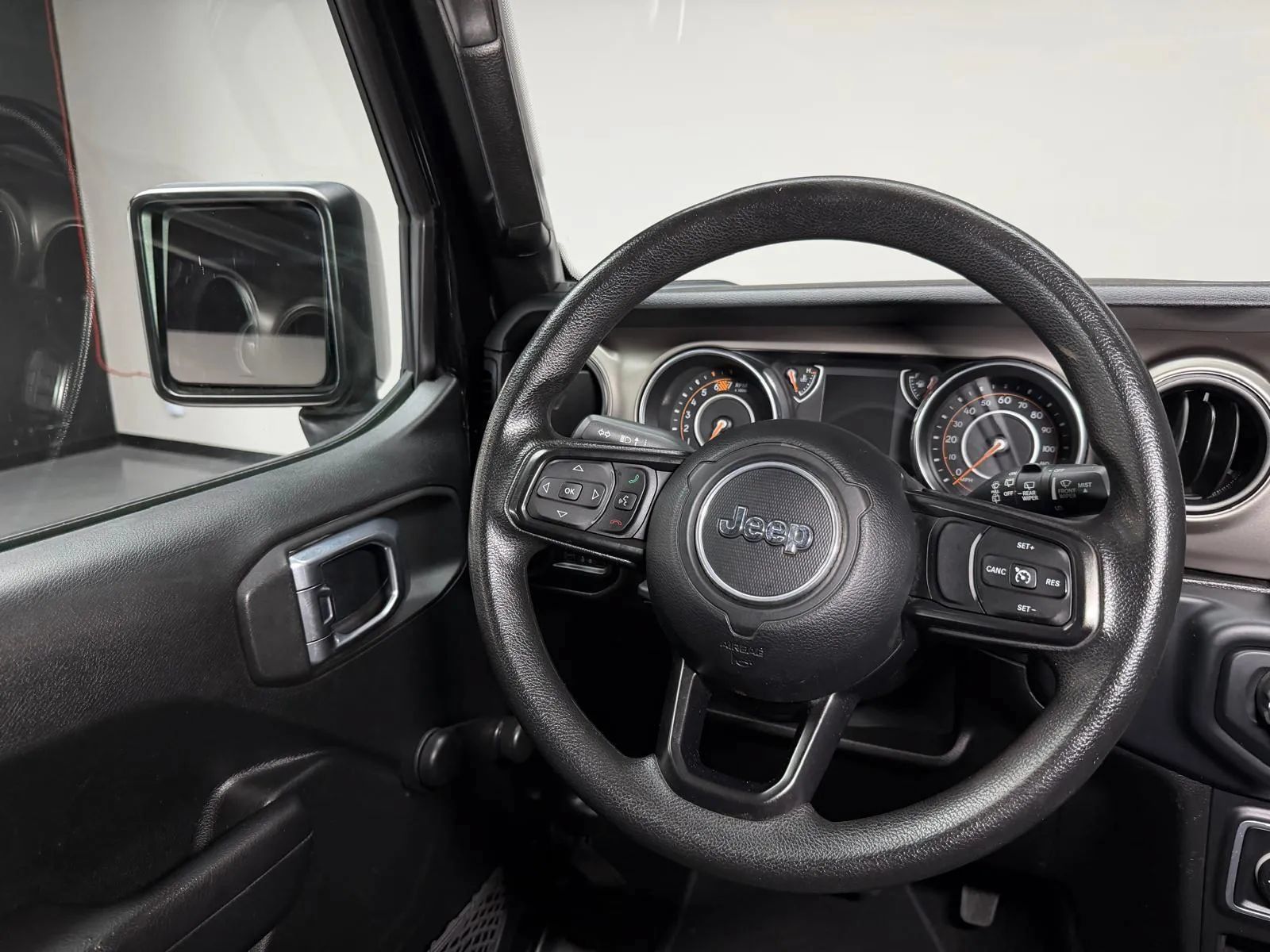Used 2018 Jeep Wrangler Sport AWD/4WD image 18