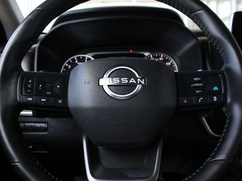 Used 2025 Nissan Rogue SV AWD/4WD image 23